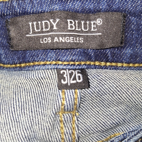 A pair of Judy Blue straight leg high waist in a size 3/26. NWT. 29" inseam - Picture 6 of 7